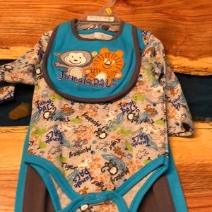 3 piece pants, onesie, bib new